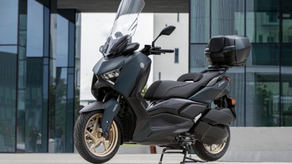 Yamaha XMAX 2026: Where Scooter Meets Sports Bike Design