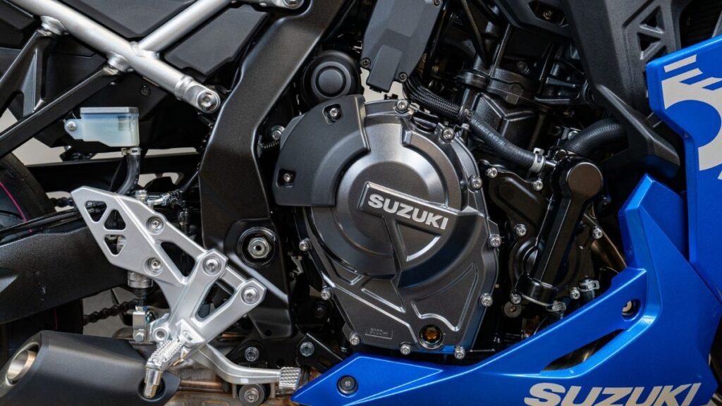 Suzuki GSX-8R 2026 Launched with Powerful Engine and Fully-Faired Sport Design