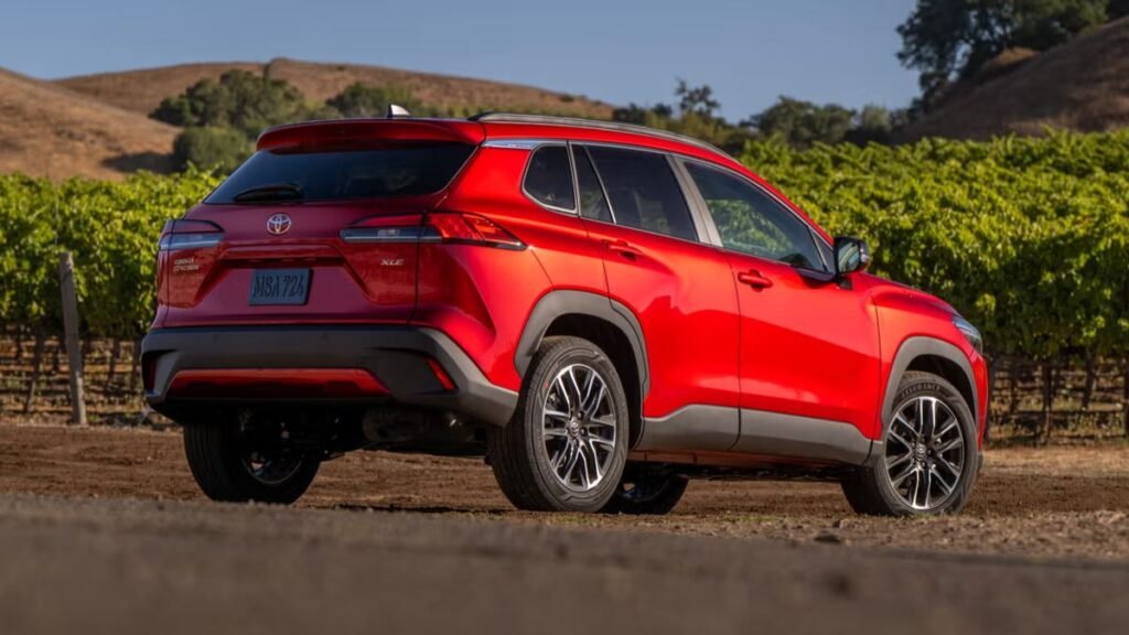 Toyota Corolla Cross 2026: 5-Seater SUV with 27 kmpl Mileage, Hybrid Power & Premium Features