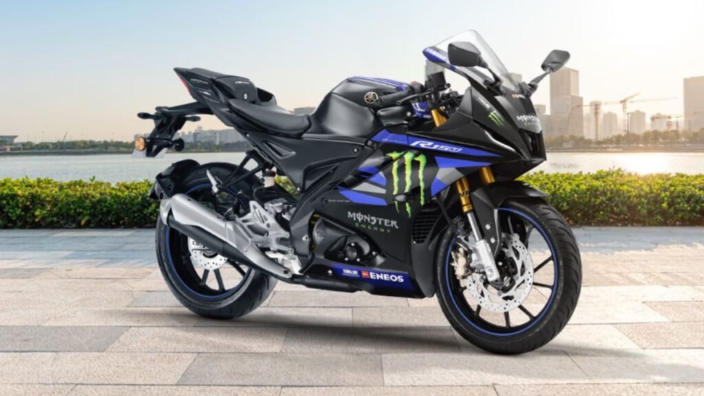 Yamaha R15 V4 – 45 Kmpl Mileage, 155cc Powerful Performance & ₹1.17 Lakh Price Sport Bike