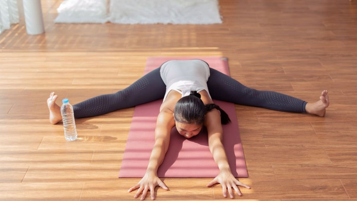 4 Yoga Poses Explained: Best Asanas to Improve Flexibility and Strength